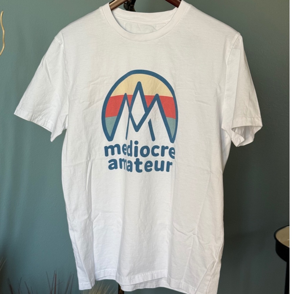 Mediocre Amateur Mens White Mountain Logo Graphic T-Shirt Retro Size Medium